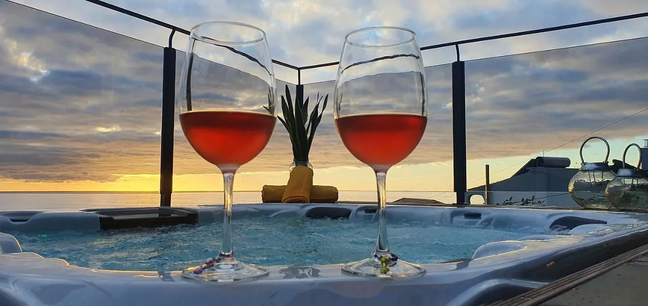 Villa Palace Fernandes With Jacuzzi Calheta  0*, Calheta (Madeira) Portugal