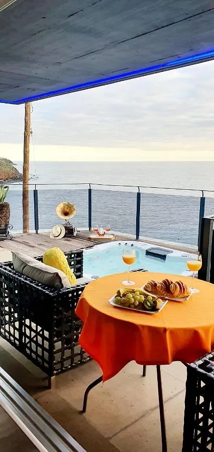 Villa Palace Fernandes With Jacuzzi 칼례타 0*,  포르투갈